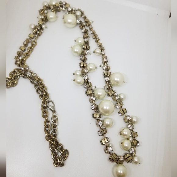 VINTAGE LONG GOLDTONE CHAIN NECKLACE WITH FAUX PEARL & CRYSTAL ACCENTS - Picture 3 of 7